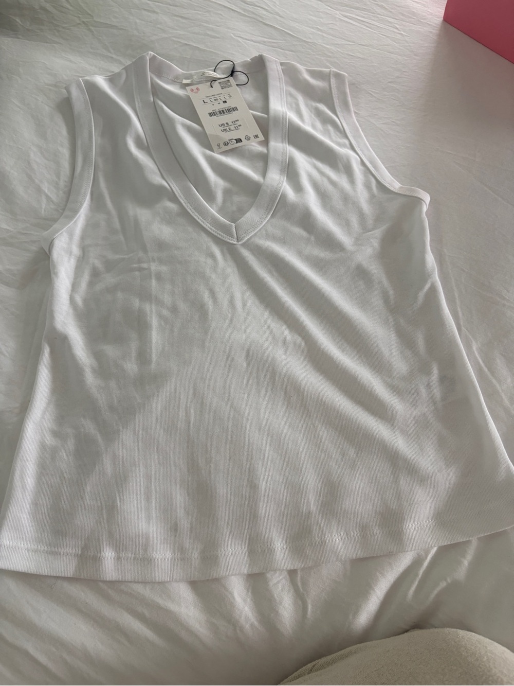 Zara White V-Neck Sleeveless Tank Top.